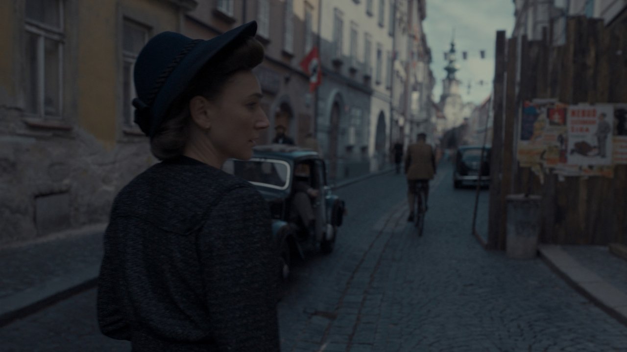 The Hungarian Dressmaker Movie Screenshot 3