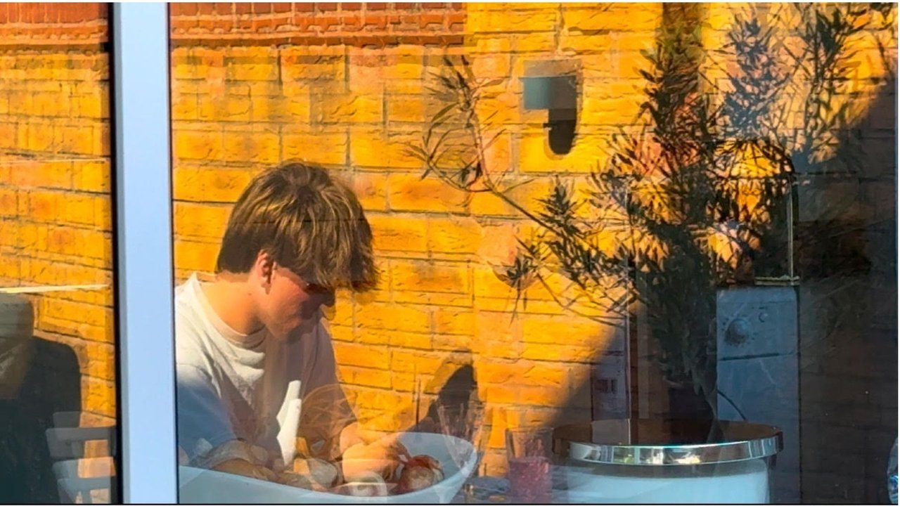 Aesthete Movie Screenshot 1